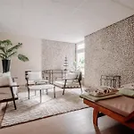 Inside By Hackmann 3*